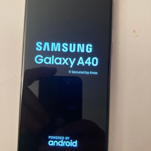 SAMSUNG GALAXY A40