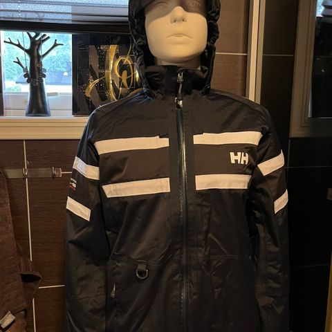 Helly Hansen jakke str 176