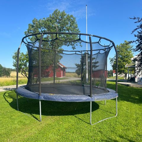 Jump King Trampoline