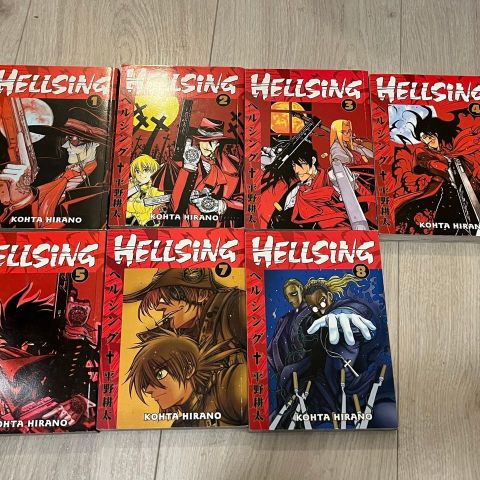 Hellsing Vol 1, 4, 5, 7, 8
