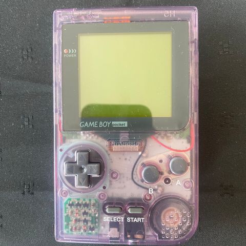 Game Boy Pocket med backlit skjerm selges