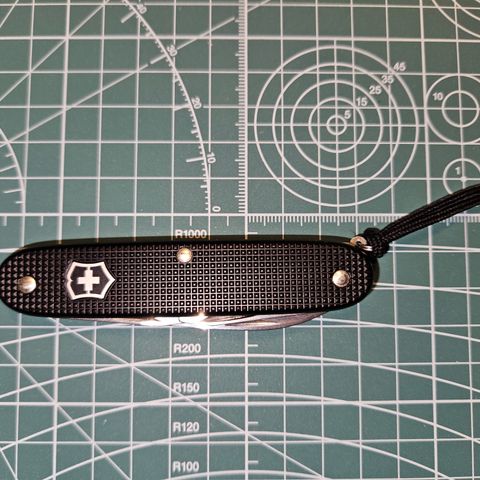 Victorinox Pioneer Alox Sort