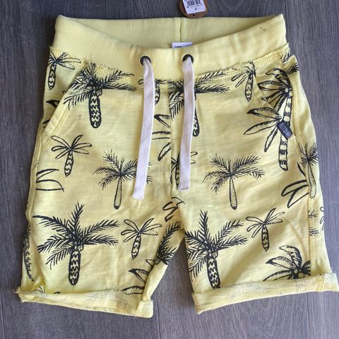 Shorts str 110/116