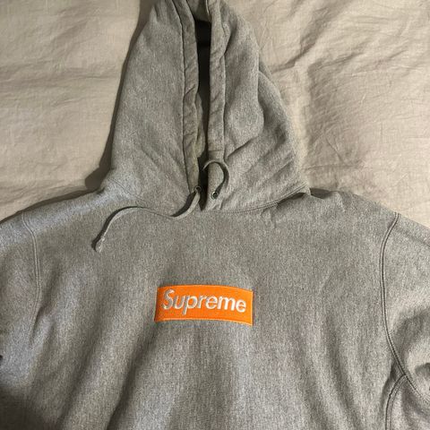 Supreme hoodie