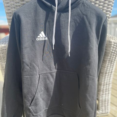 Adidas sort hettegenser str xs herre. Ubrukt!