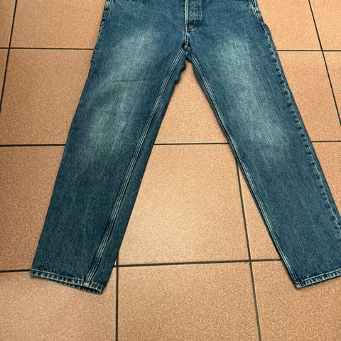 Jeans fra ARKET. Cropped. Str. 31