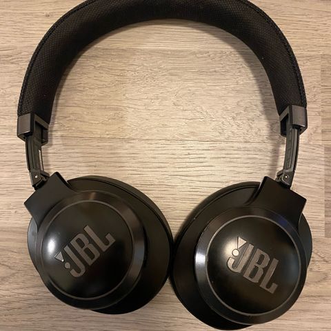 JBL Live 660NC