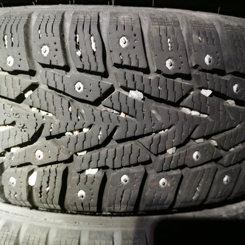 PIGGDEKK + FELG Nokian Hakkapeliitta R7 - 175/65 R14 86T extra load - SOM NY