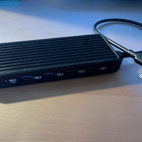 Unisynk 10-port USB-C hub