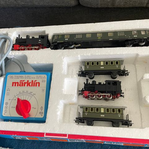 Märklin HO vogner, lokomotiv og mange skinner