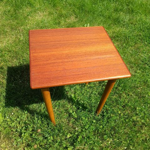 Lite Retro teak bord