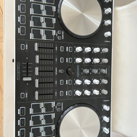 Miksebord Reloop beatmix 4