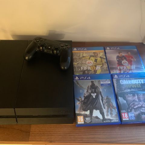 PlayStation 4 | 1TB, Med Spill