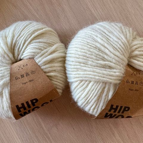 Hip wool 100g i fargen coconut white