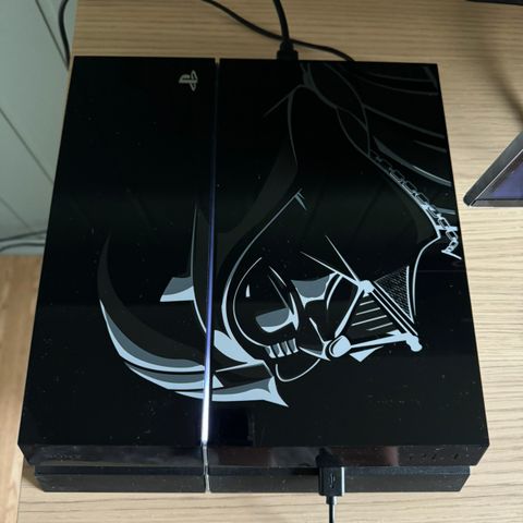 Selger Darth Vader limited edition PS4