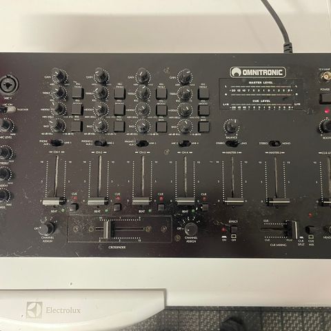 Miksebord/Mixebord omnitronic CX-740