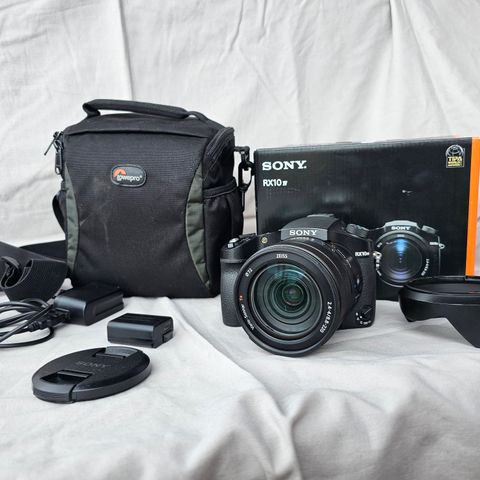 Sony Cyber-shot RX10 IV