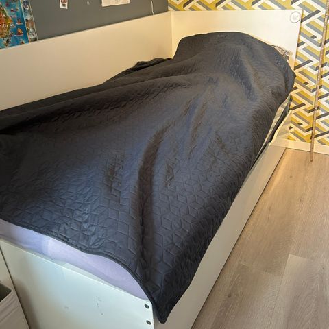 Flaxa seng med uttrekkbar seng