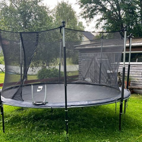 Lite brukt trampoline