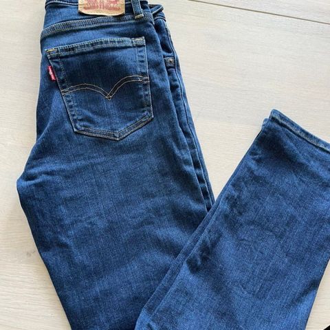 Levis 724