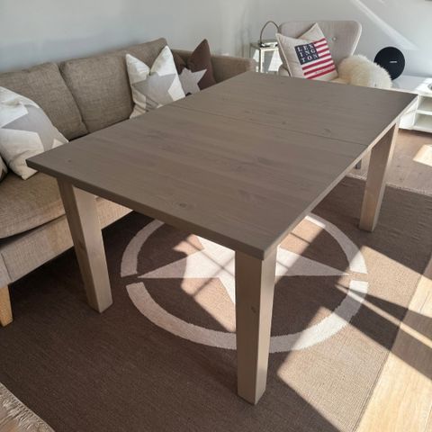 Heltre Kjøkkenbord / spisebord fra IKEA