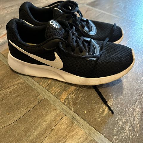 Nike tanjun str. 38.5