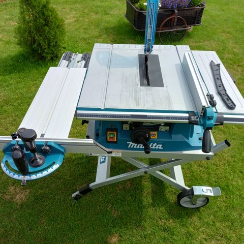 Makita bordsag MLT100