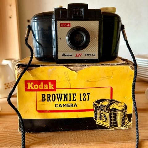 Kodak brownie 127 kamera i original eske