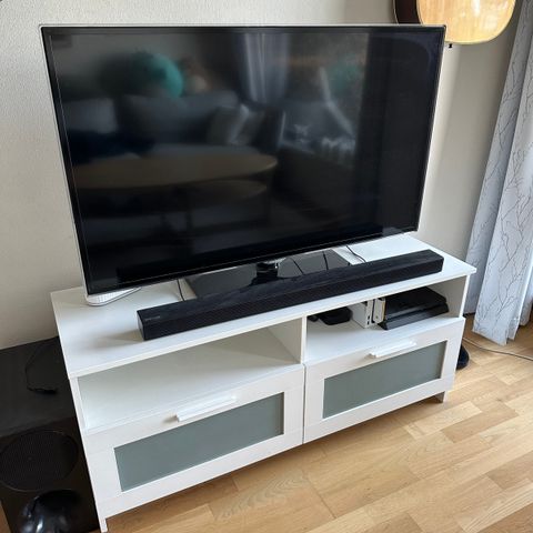 Tv benk med skuffer fra ikea selges