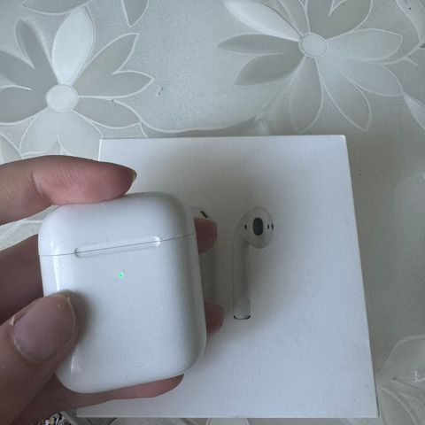 AirPods 2