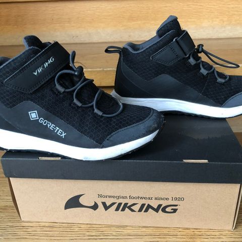 Nypris 1399,- Viking Elevate GTX High Sneakers 3-52070 str 37