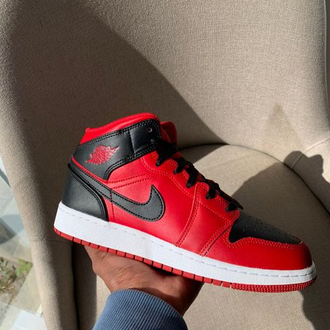 Helt nye og ubrukte Jordan 1 mid Reverse Bred!