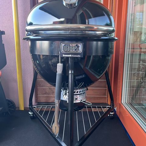 Weber Summit Kamado