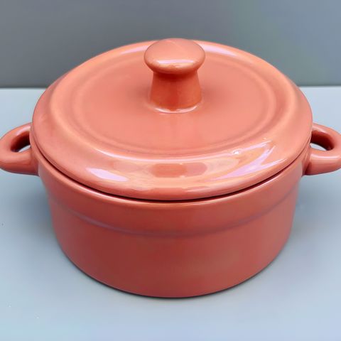 Søstrene Grene liten gryte med lokk i keramikk rosa/terracota farge 10x9 cm