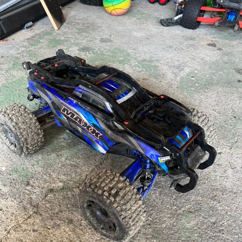 Traxxas maxx v2 rollcage