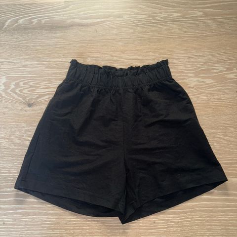 Gina tricot svart shorts