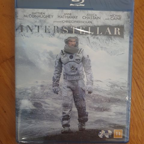 INTERSTELLAR. I PLAST