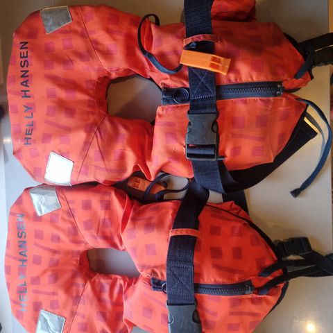 2 stk. Helly Hansen redningsvester - 5-15 kg og 10-25 kg