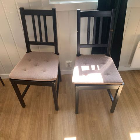 2 Små bord og to stoler