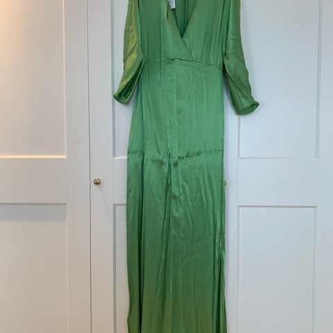Nydelig grønn kjole, ny