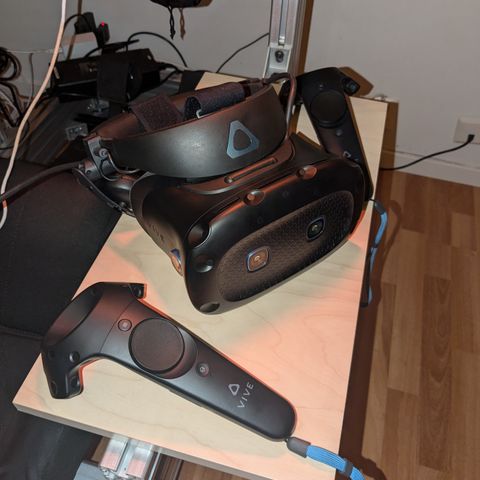 Vive cosmos elite VR headset! Billig!
