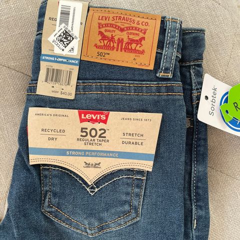 Levis klespakke selges billig