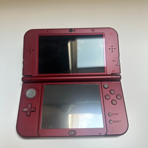 Komplett i eske New Nintendo 3DS XL Monster Hunter Edition selges!