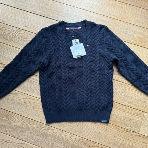 Ny! Ubrukt Tommy Hilfiger marineblå flettegenser str 152/ 12 år