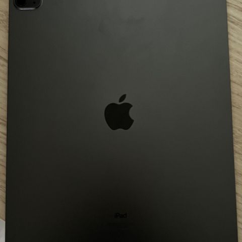 Strøken iPad Pro 12,9’ (2021) med original boks