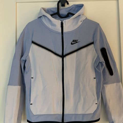 Nike tech fleece junior jakke str M (137-147)