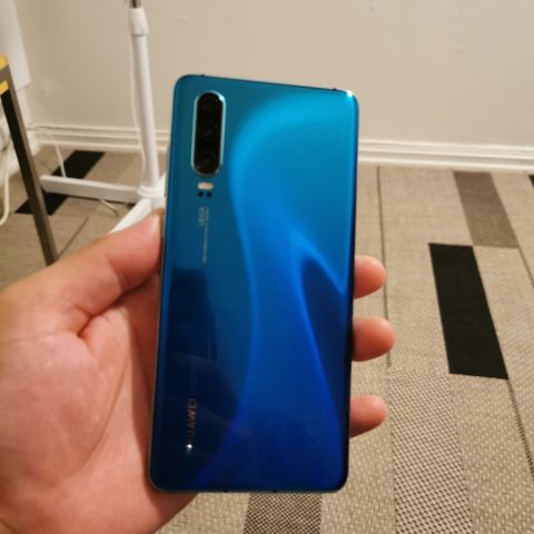 Huawei P30 - 128 GB - åpen for bud