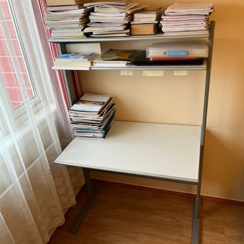 Studiebord/skrivebord