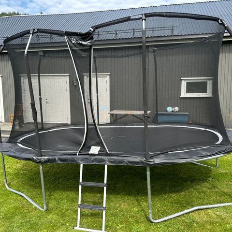 Pro Flyer oval trampoline