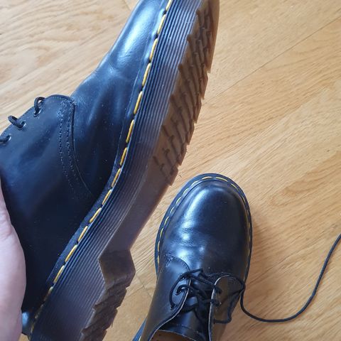 Dr. Martens, knapt brukt